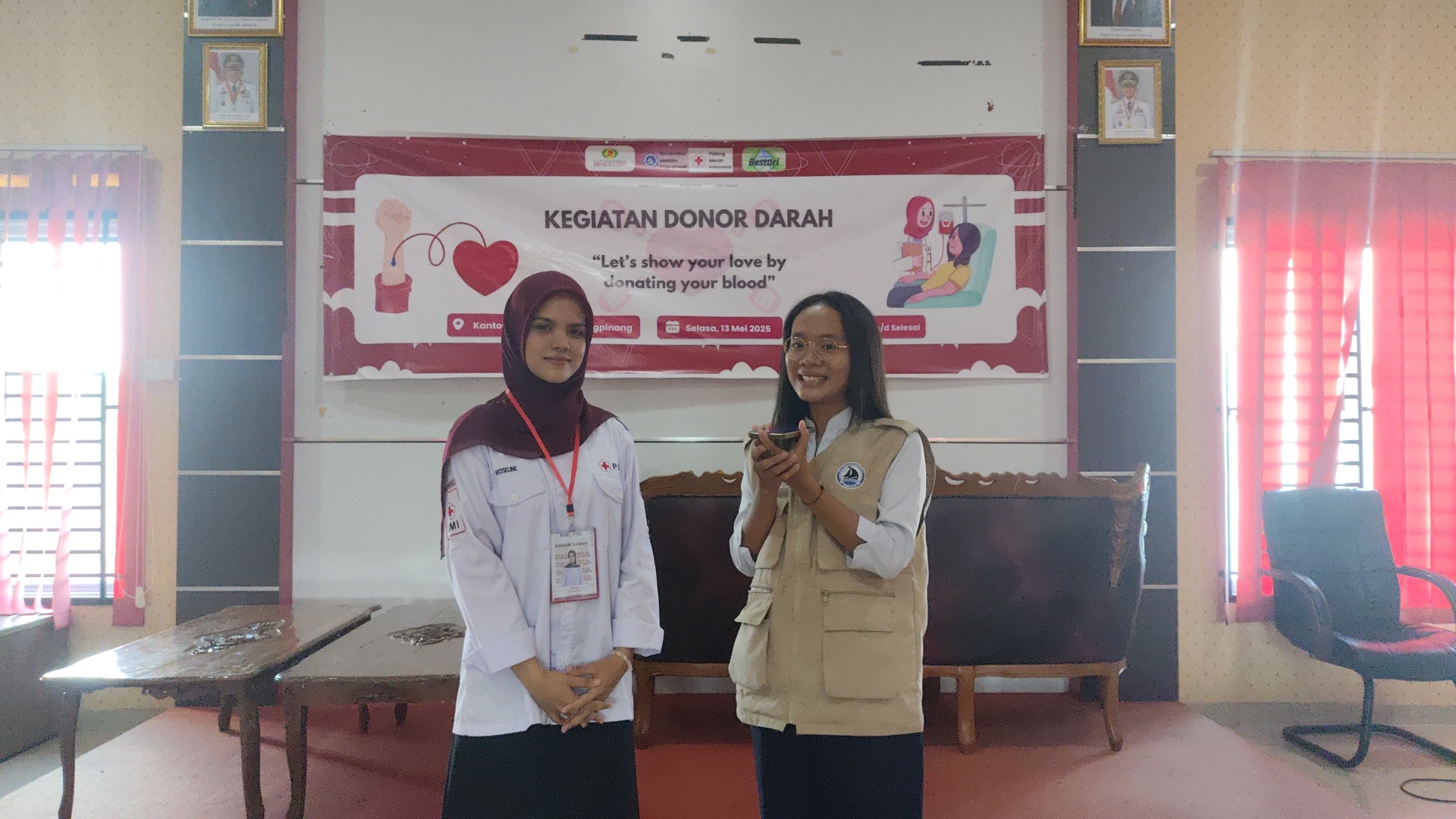 KSR PMI UNIT UMRAH dan UTD PMI mengadakan kegiatan donor darah dengan tema “let's Show You Love by Donating Your Blood”.